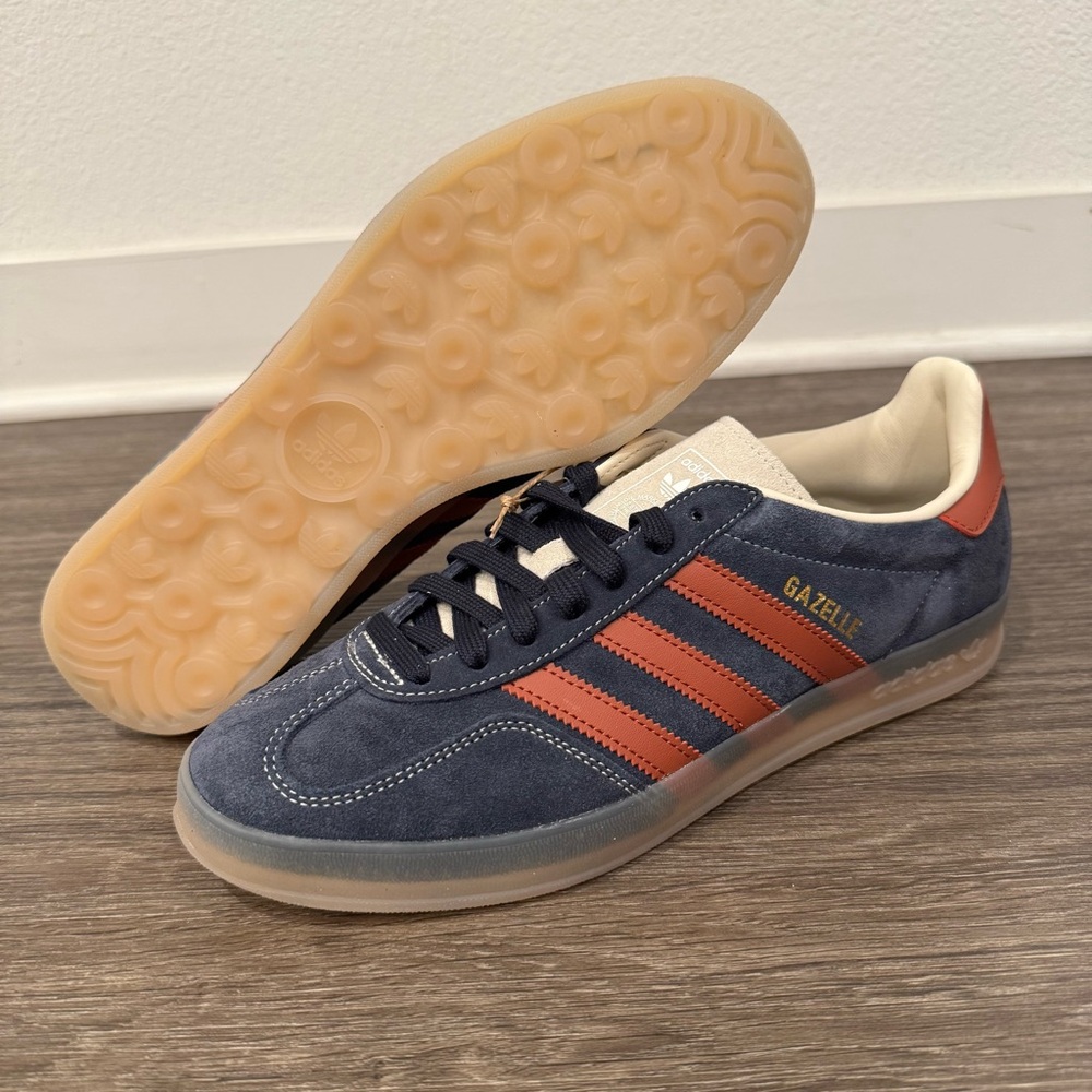 Adidas Gazelle Indoor Sneakers Original Legend Ink/Preloved Ruby JH5404 Sz 9.5 - Picture 3 of 5